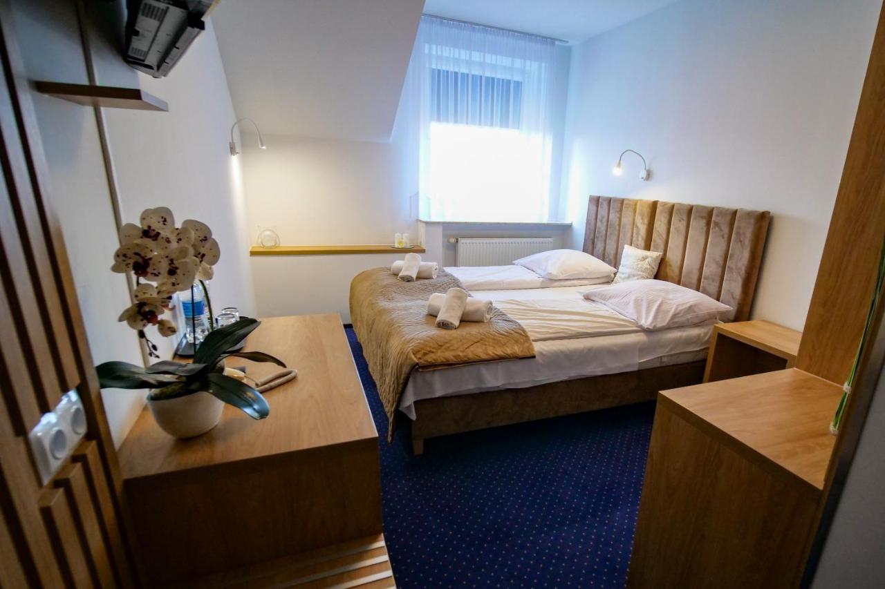 Duet Hotel 3*